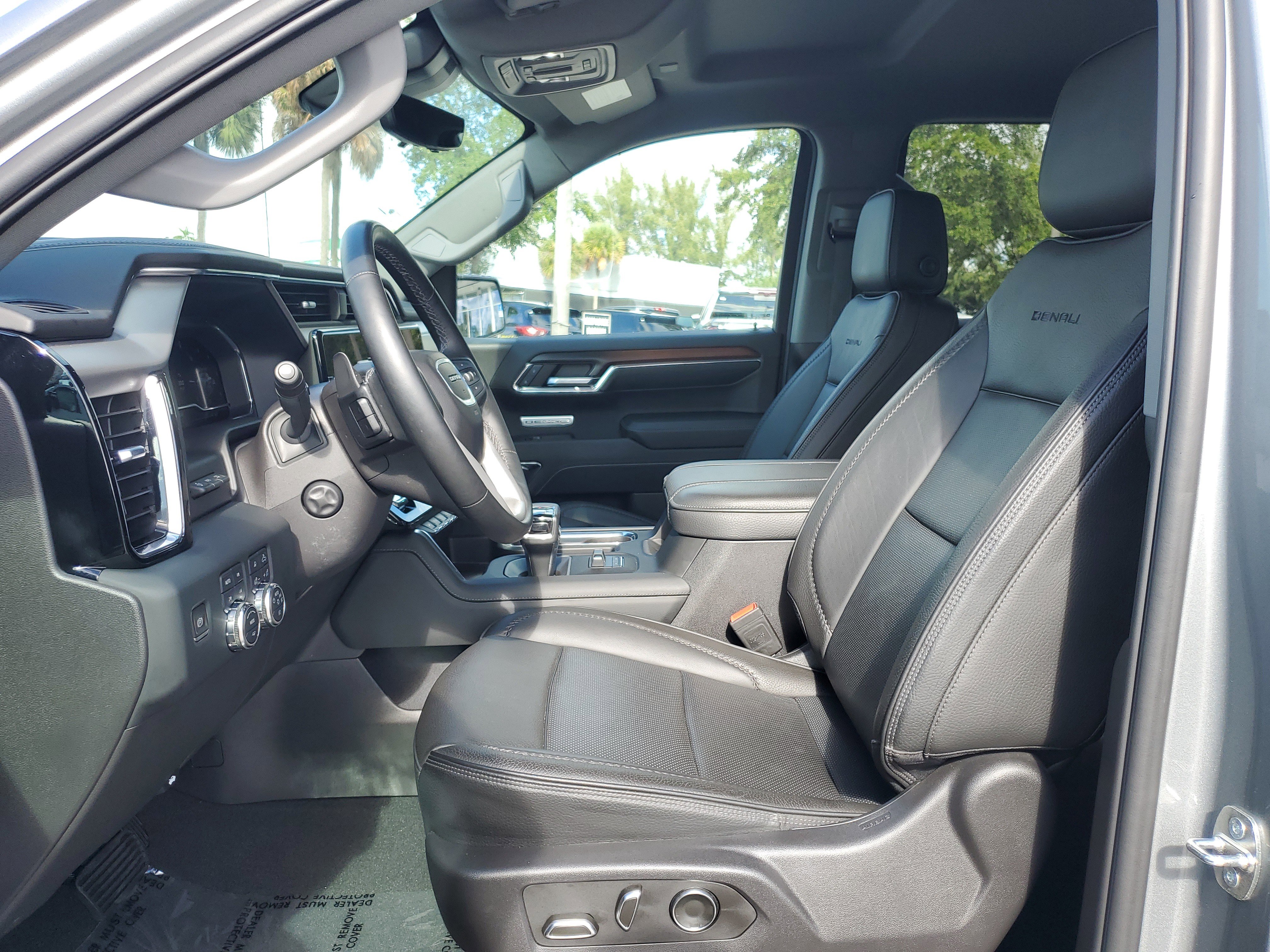 Used 2024 GMC Sierra 1500 Denali w/ Technology Package image 12