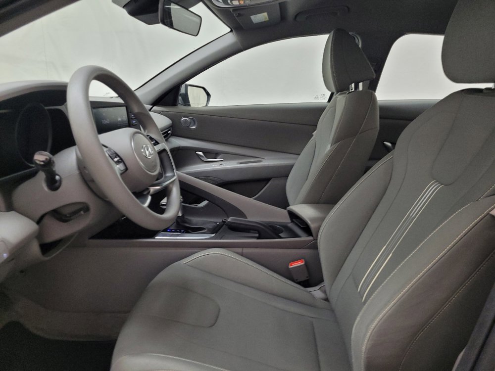 Used 2023 Hyundai Elantra SEL w/ Cargo Package image 17