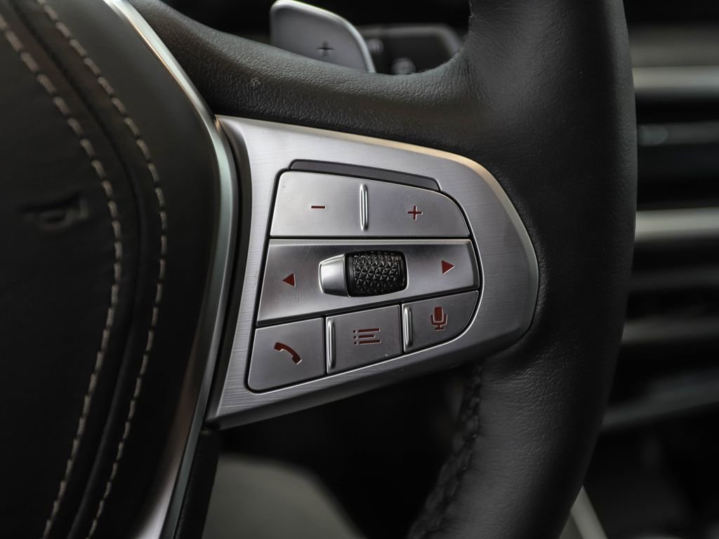 Used 2025 BMW X7 xDrive40i image 13