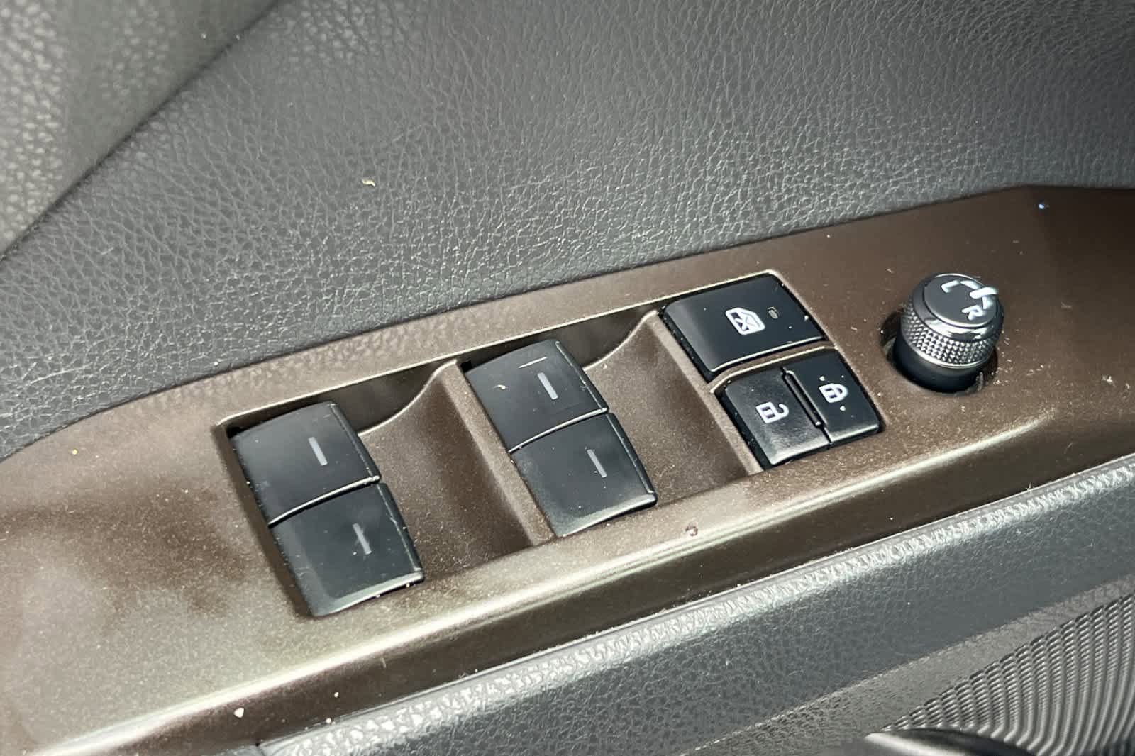 Certified 2022 Toyota Camry SE FWD image 13