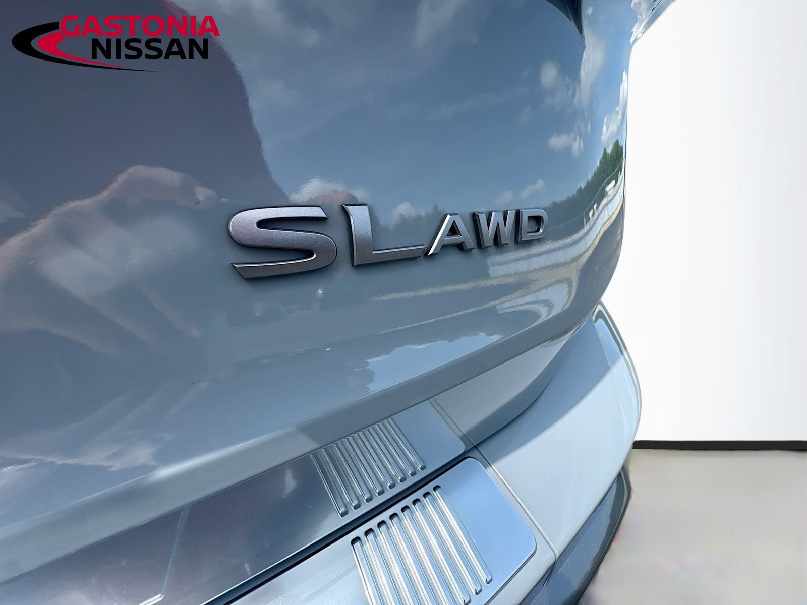Used 2024 Nissan Rogue SL AWD/4WD image 43