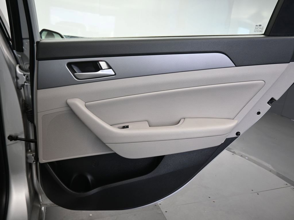 Used 2016 Hyundai Sonata SE image 32