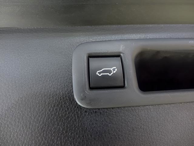 Used 2023 Toyota Highlander XLE AWD/4WD image 26