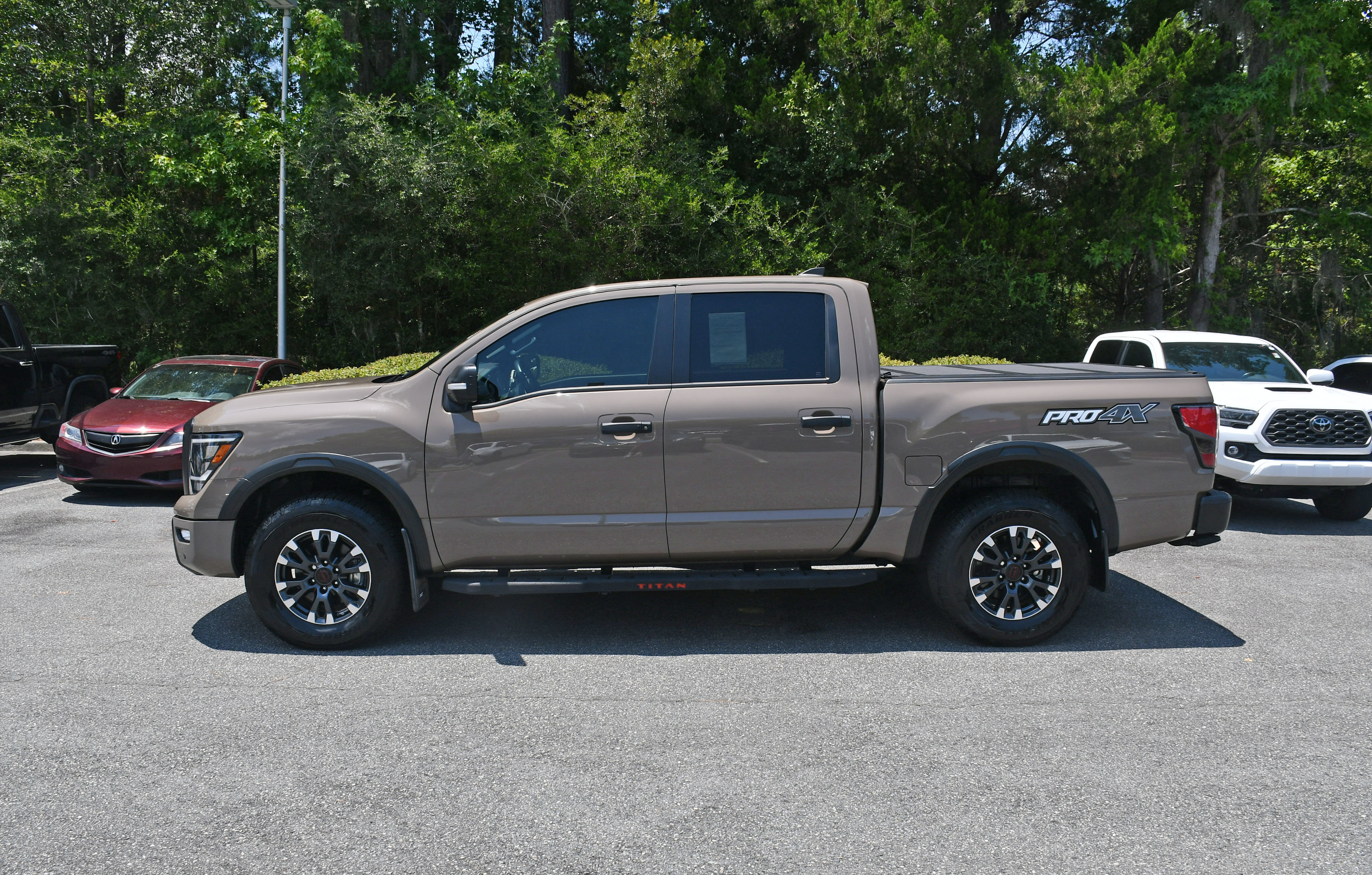 Used 2023 Nissan Titan PRO-4X w/ Pro-4x Convenience Package AWD/4WD image 2