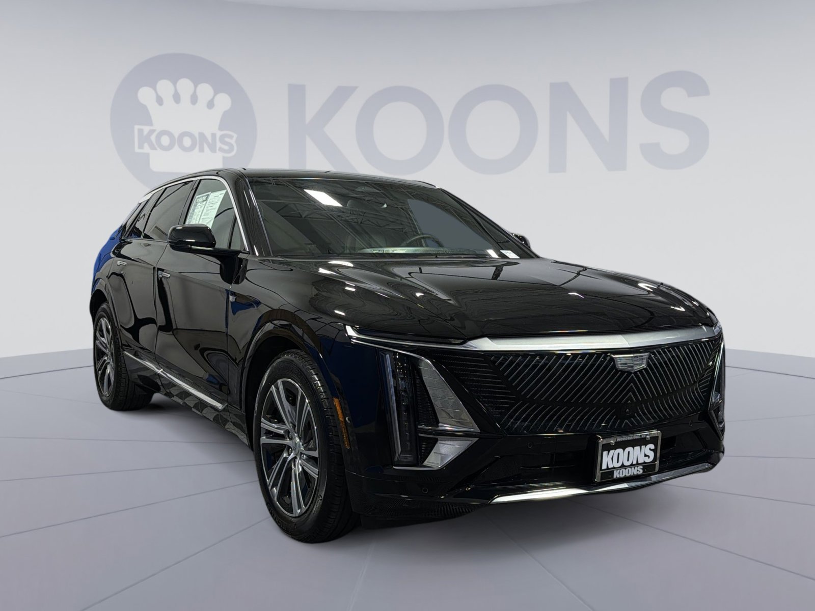 Used 2025 Cadillac Lyriq Luxury w/ LPO, Floor Liner Package AWD/4WD image 10