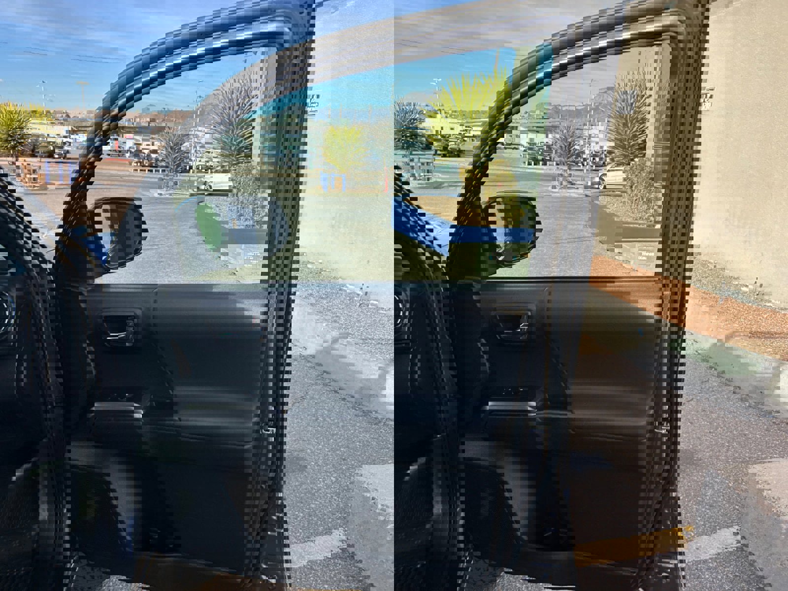 Used 2022 Toyota Tacoma TRD Off-Road w/ Technology Package image 33