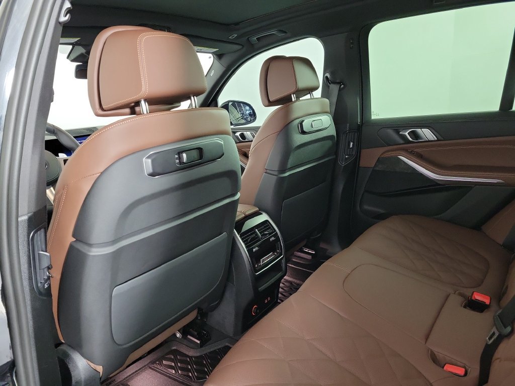 Used 2025 BMW X5 sDrive40i w/ M Sport Package RWD image 14