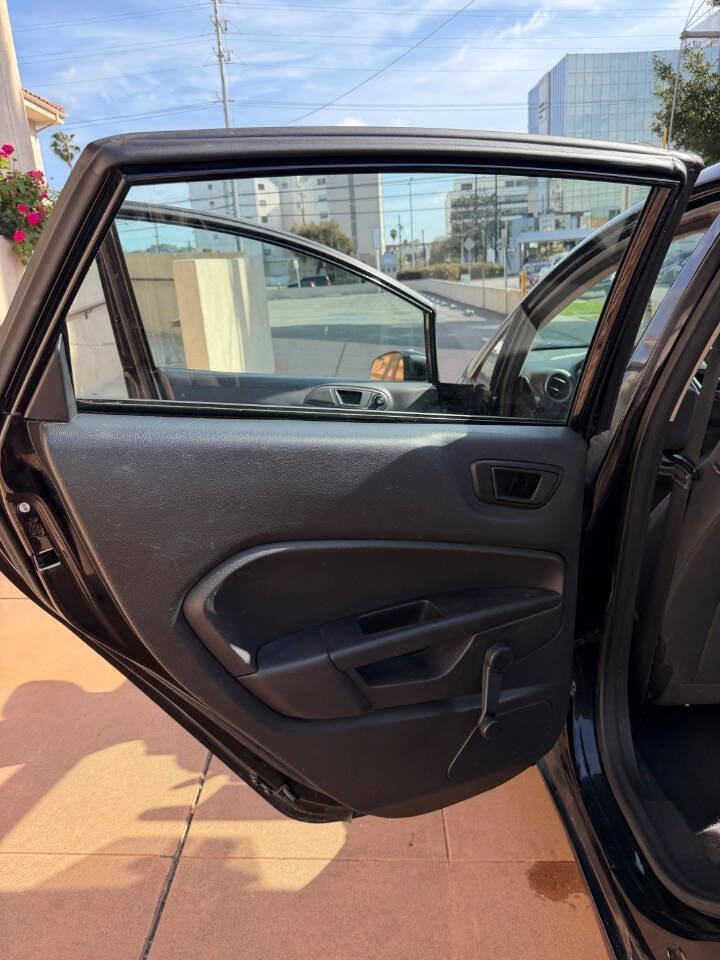 Used 2016 Ford Fiesta S image 25