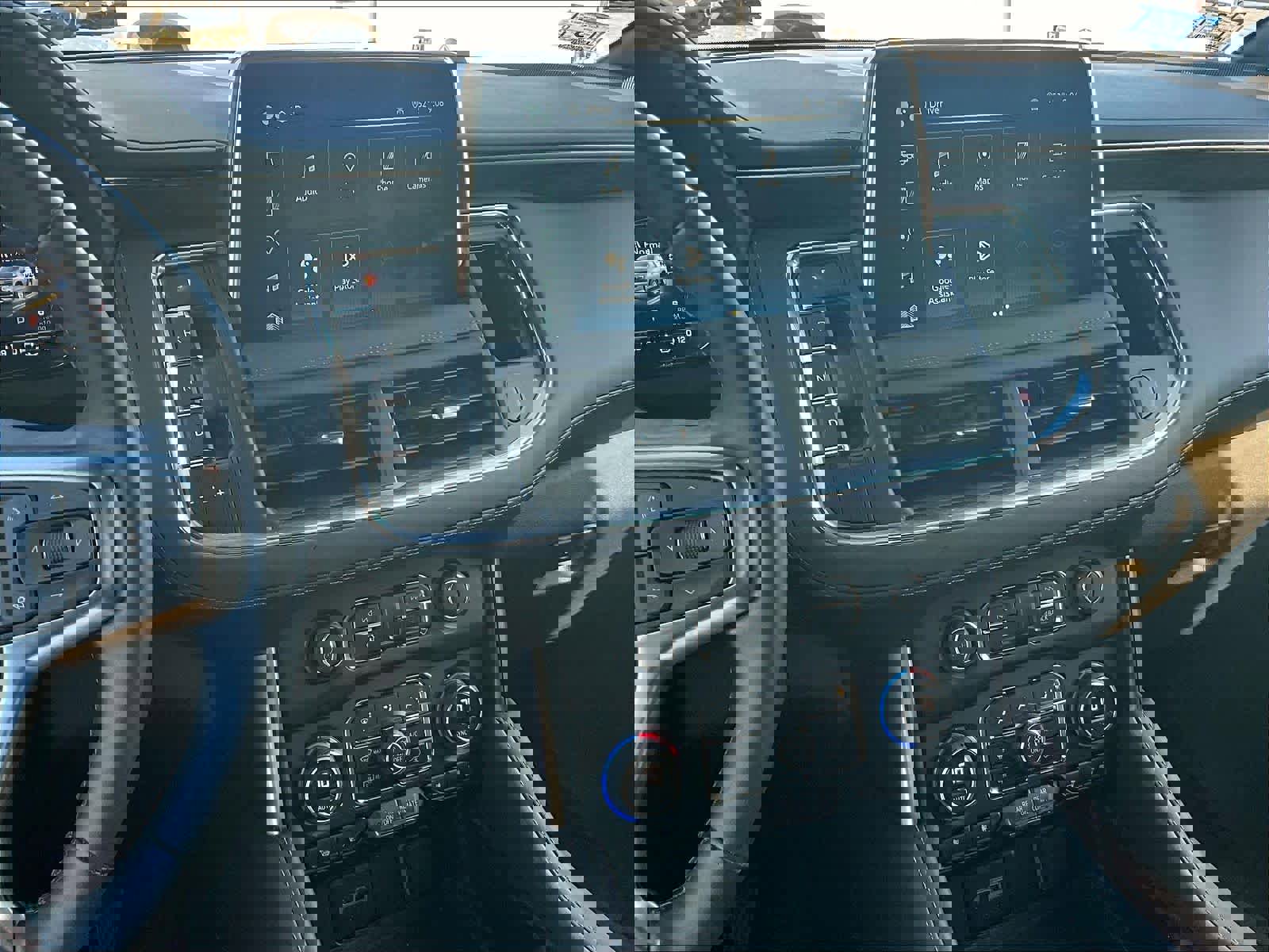 Used 2024 Chevrolet Tahoe Z71 w/ Luxury Package image 18