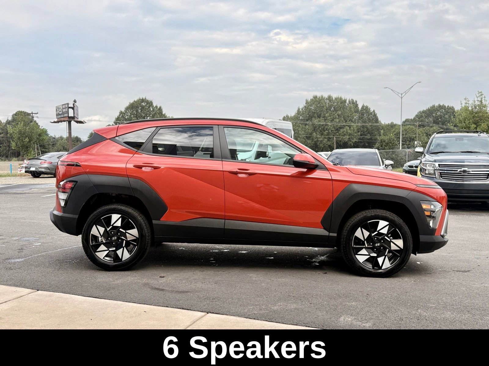 Used 2025 Hyundai Kona SEL image 6