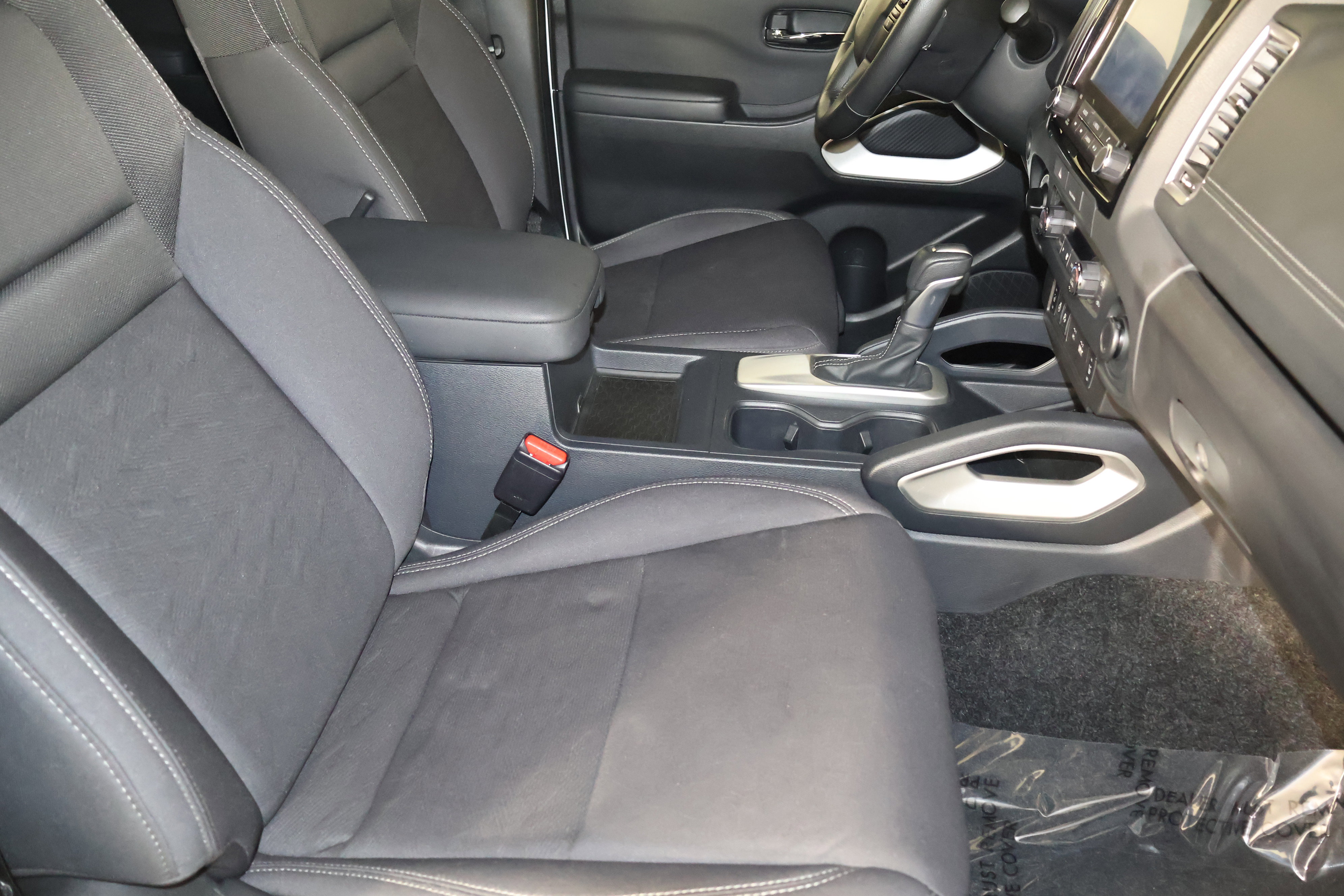 Used 2022 Nissan Frontier SV image 45