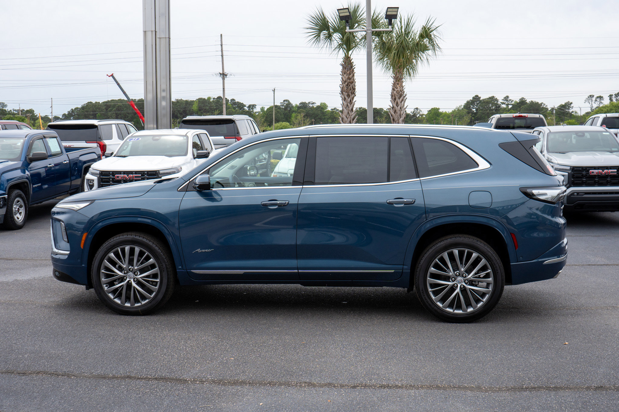 New 2026 Buick Enclave Avenir image 6