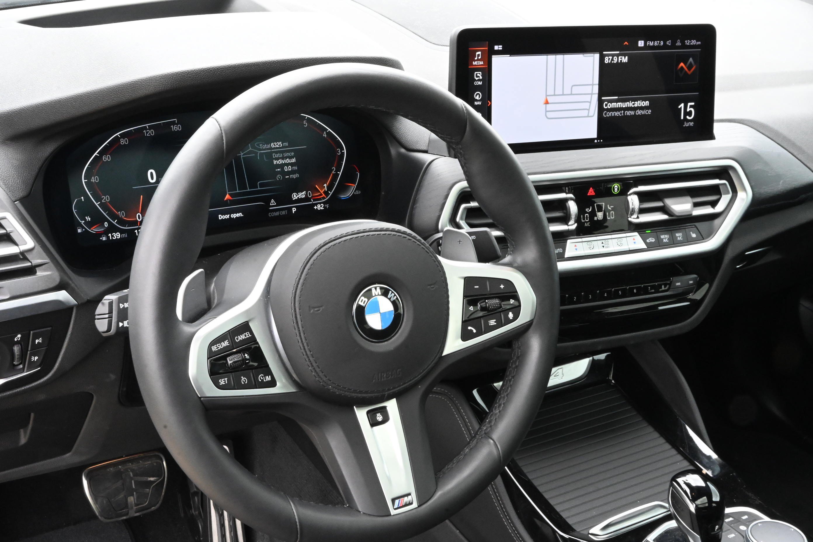 Certified 2025 BMW X4 xDrive30i w/ Premium Package AWD/4WD image 12