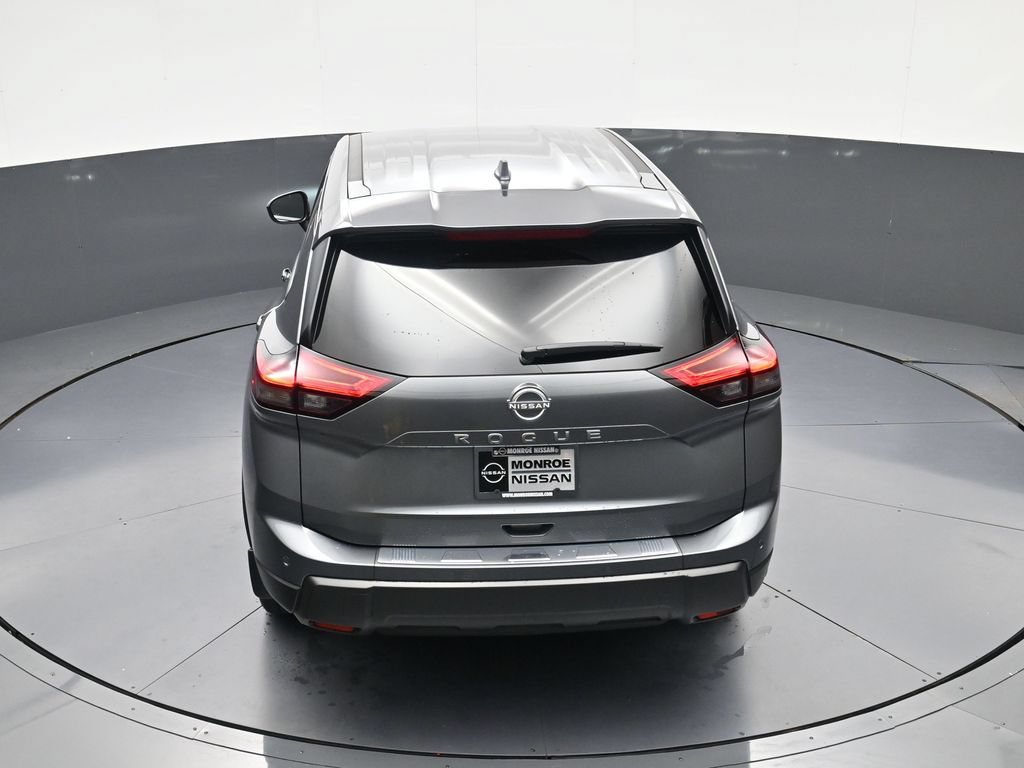 Certified 2026 Nissan Rogue SV FWD image 32
