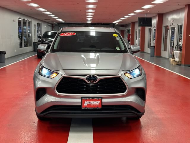 Used 2023 Toyota Highlander L AWD/4WD image 8