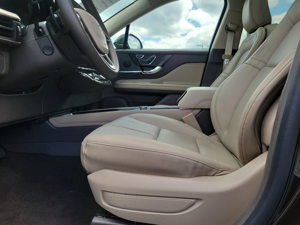 Certified 2023 Lincoln Corsair AWD w/ Equipment Group 101A image 19