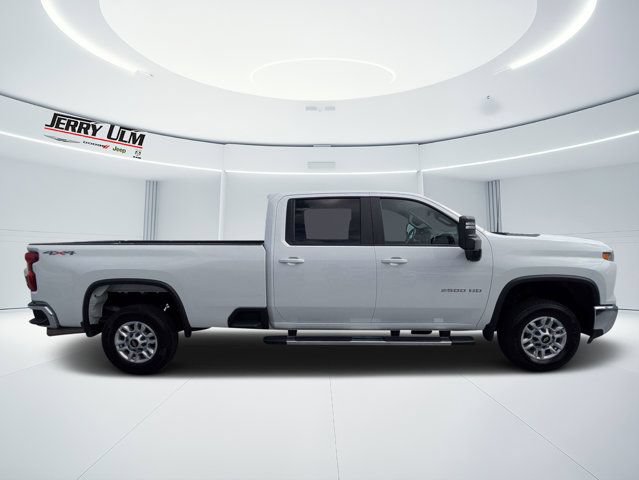 Used 2025 Chevrolet Silverado 2500 LT w/ Convenience Package AWD/4WD image 2