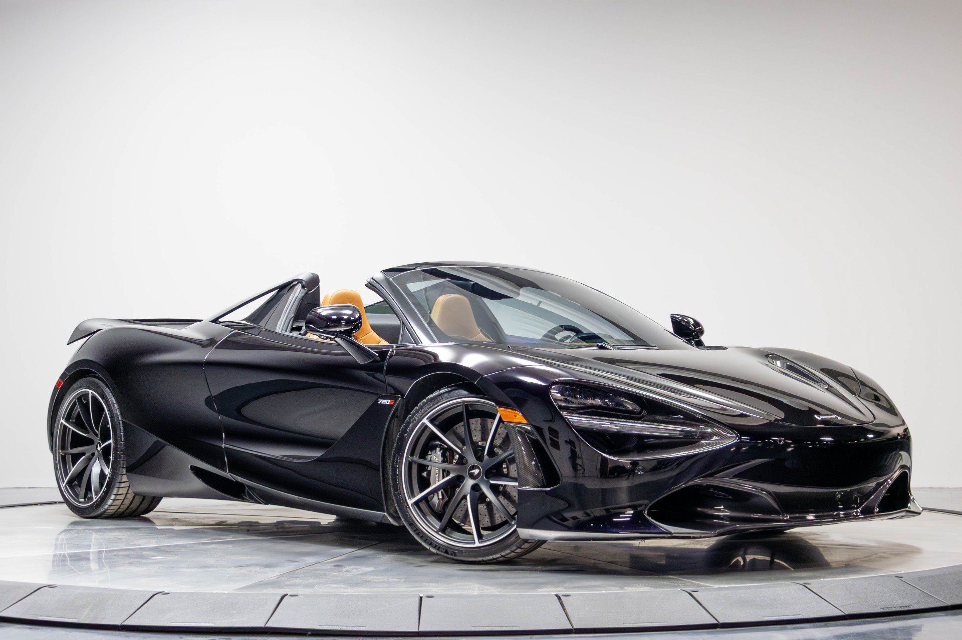 Used 2019 McLaren 720S Luxury RWD image 35