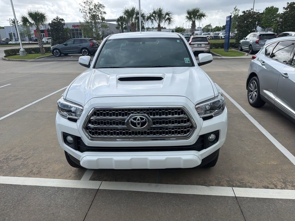 Used 2017 Toyota Tacoma TRD Sport w/ Tow Package image 1