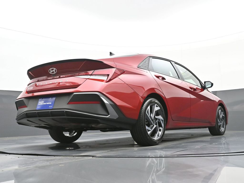 Certified 2025 Hyundai Elantra Sport image 40