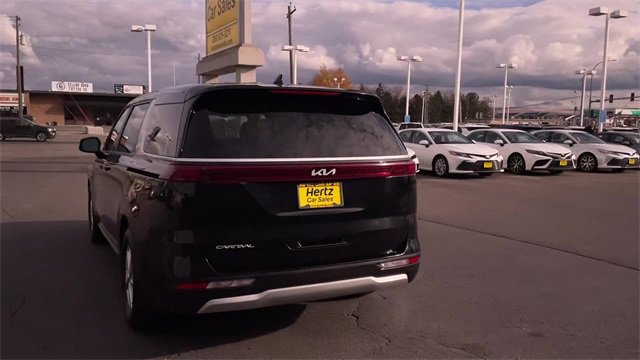 Used 2024 Kia Carnival LX image 8