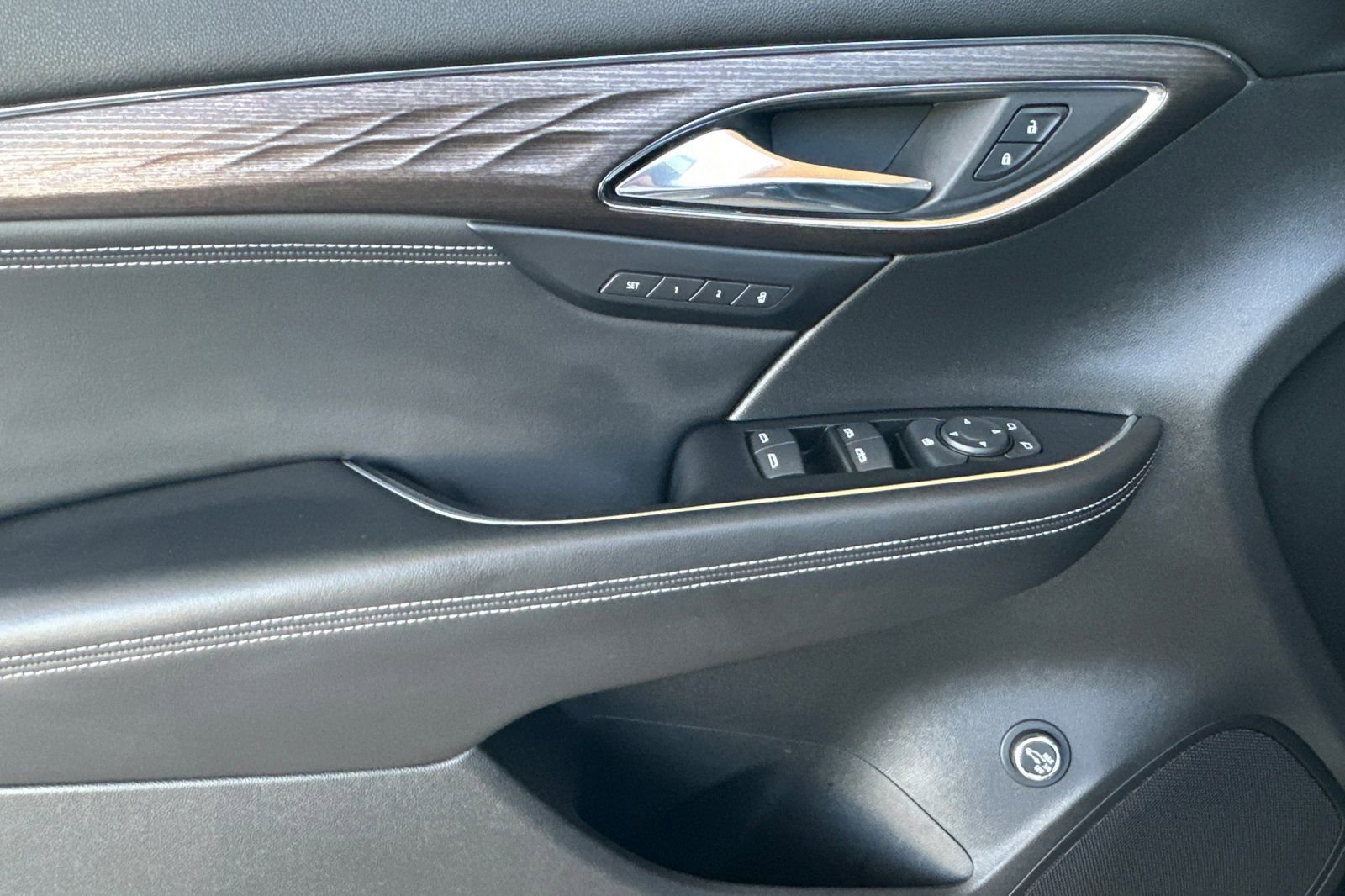 Certified 2023 Buick Envision Avenir image 11