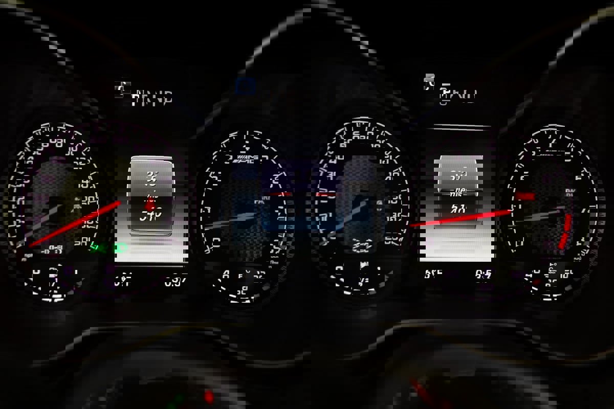 Used 2017 Mercedes-Benz AMG GT Coupe w/ Exclusive Interior Package image 29