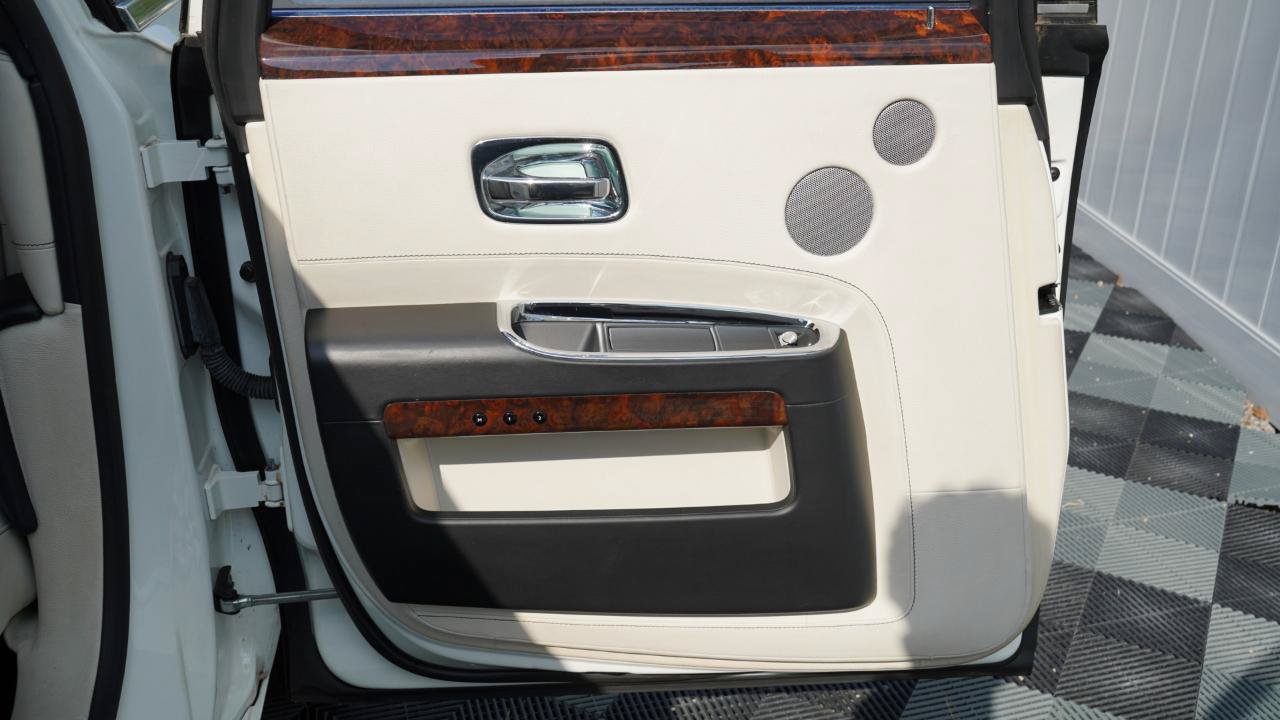 Used 2011 Rolls-Royce Ghost RWD image 56