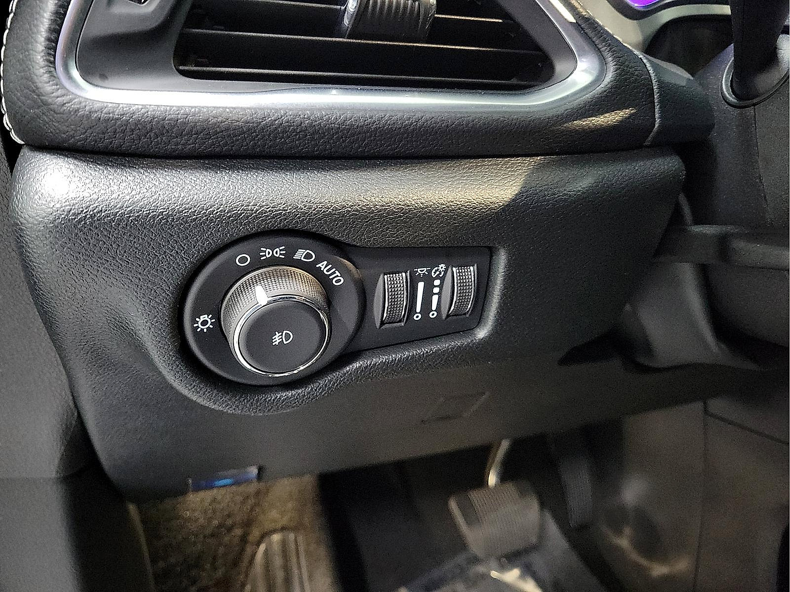 Used 2026 Chrysler Pacifica Limited w/ S Appearance Package image 13
