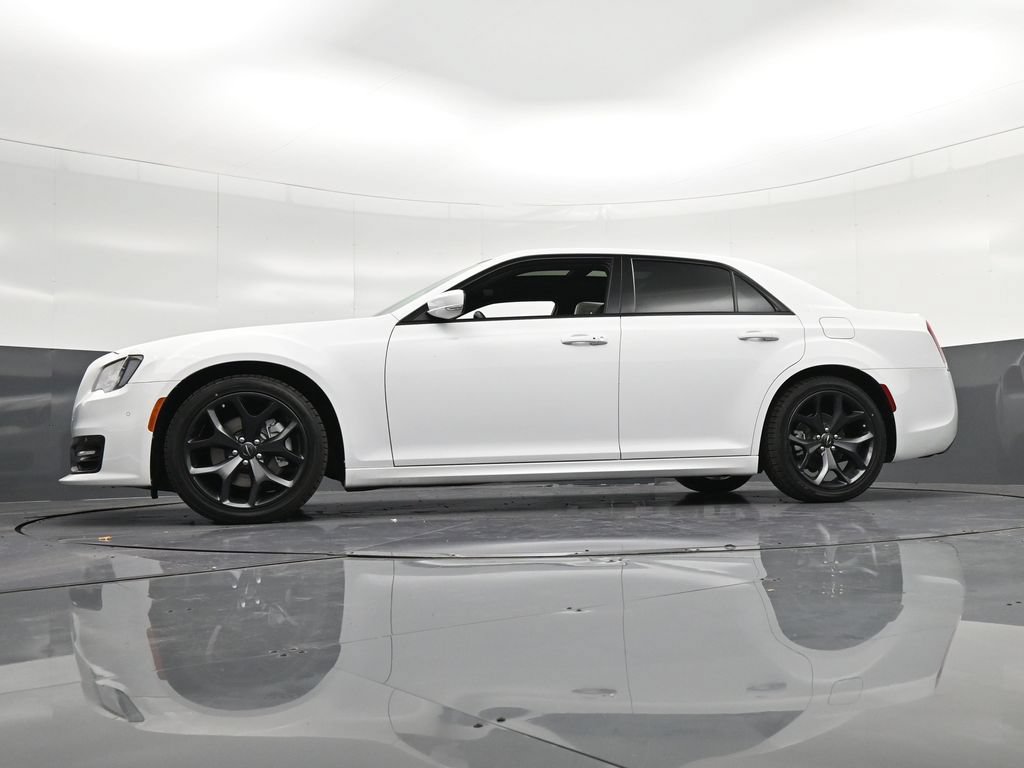 Used 2023 Chrysler 300 S w/ Comfort Group RWD image 32