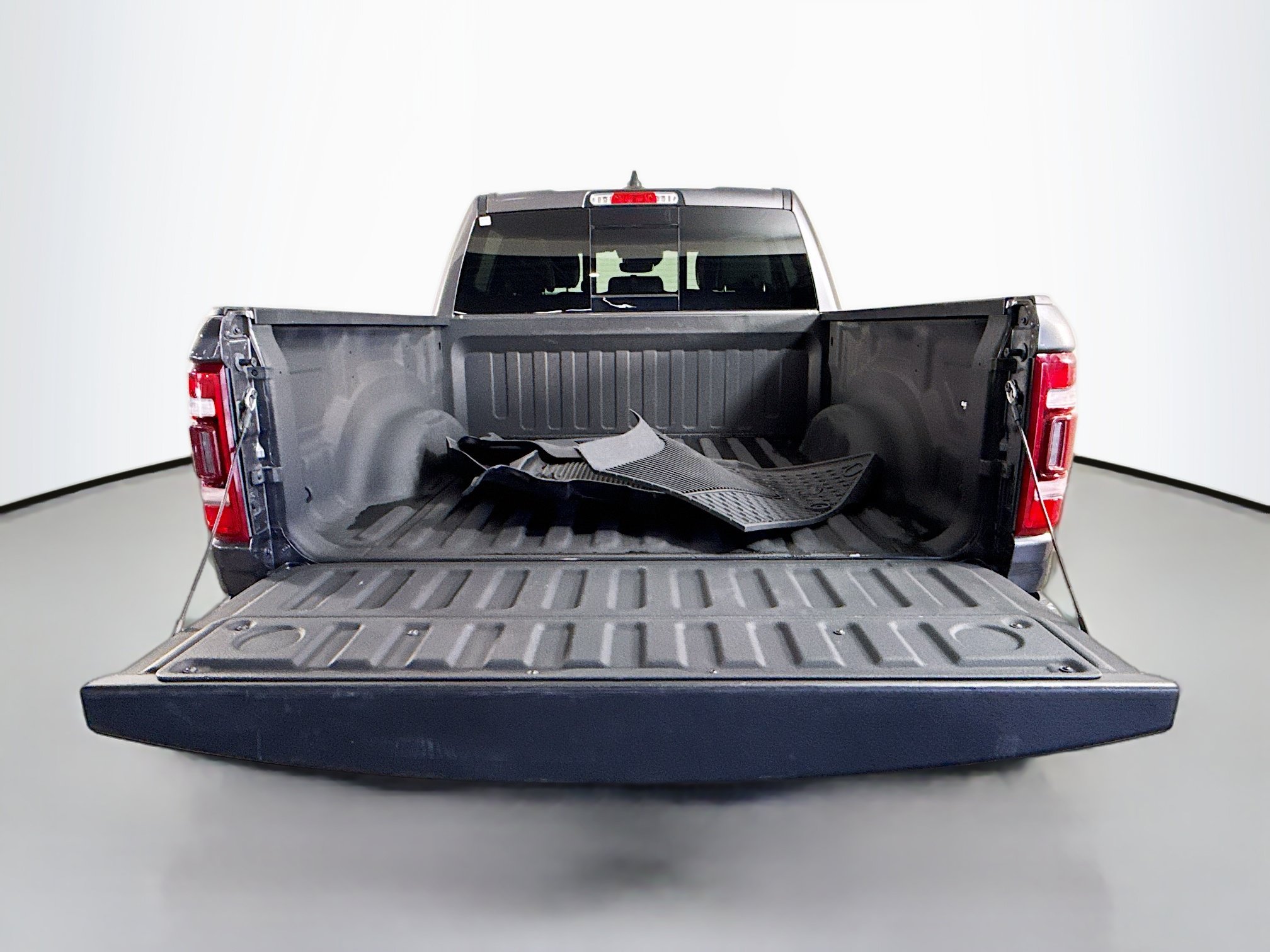 Used 2023 RAM 1500 Laramie AWD/4WD image 35