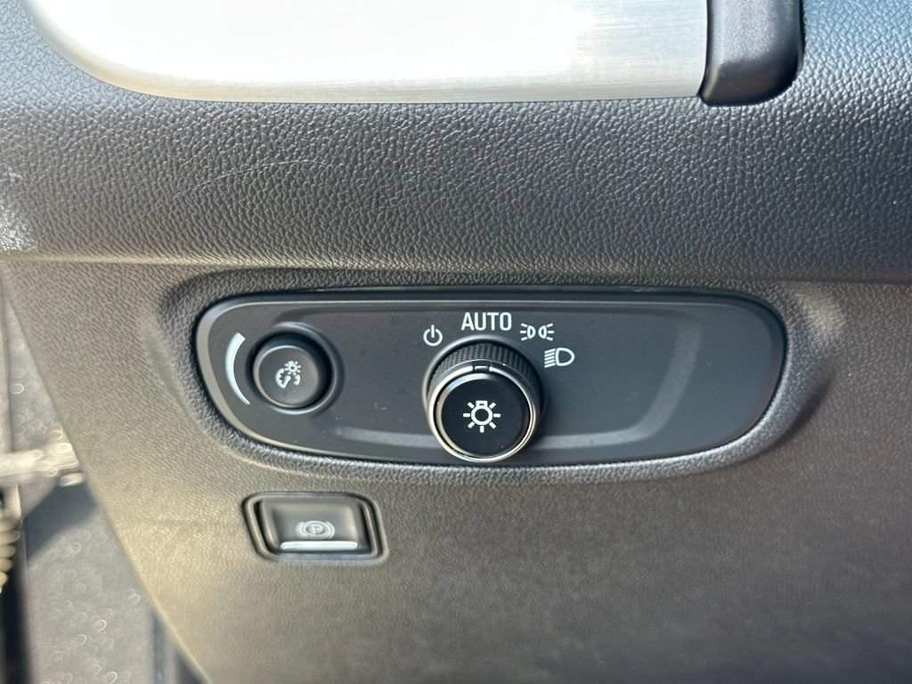 Used 2021 GMC Terrain SLE FWD image 30
