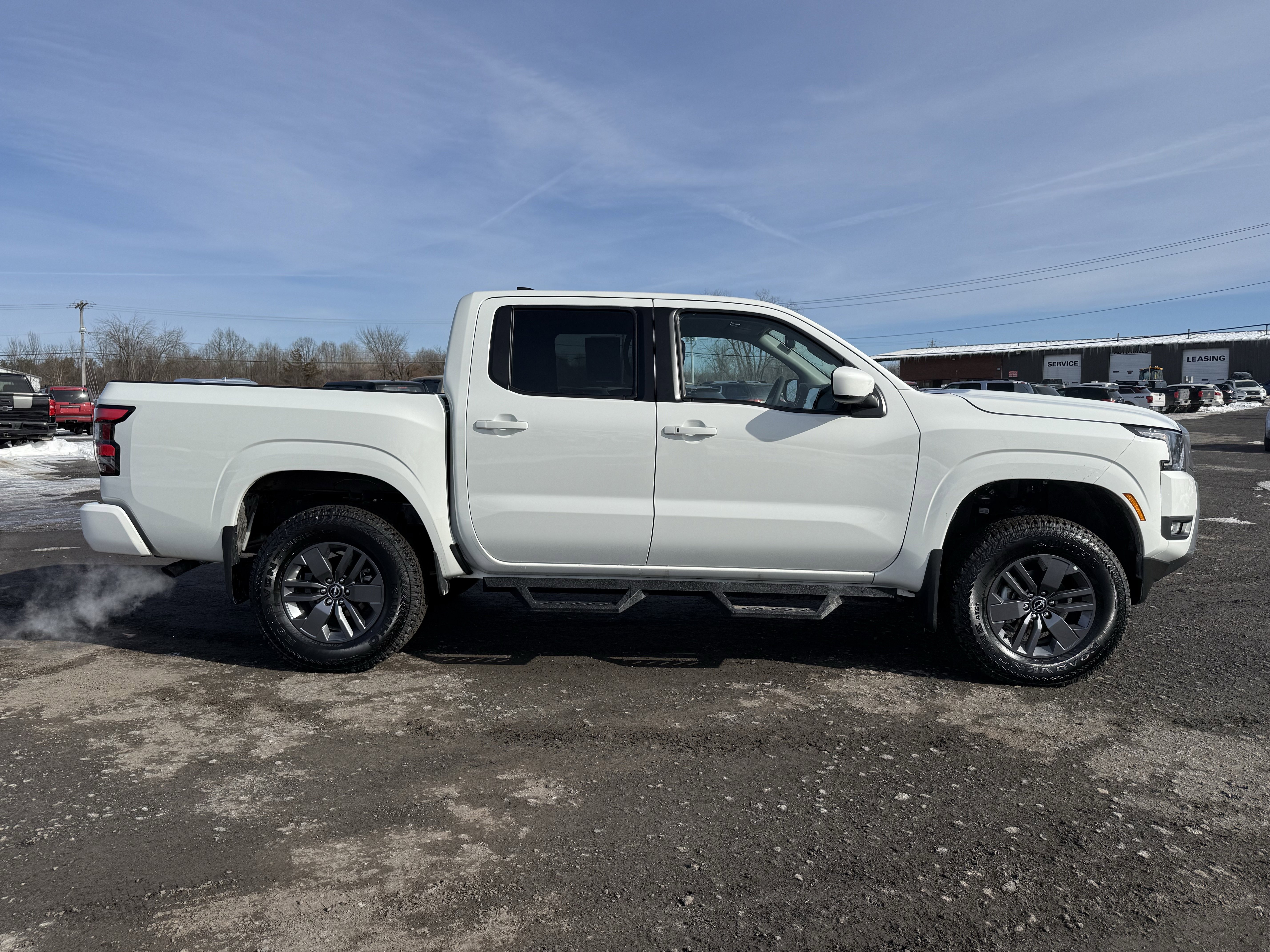 Used 2025 Nissan Frontier SV w/ SV Convenience Package image 12
