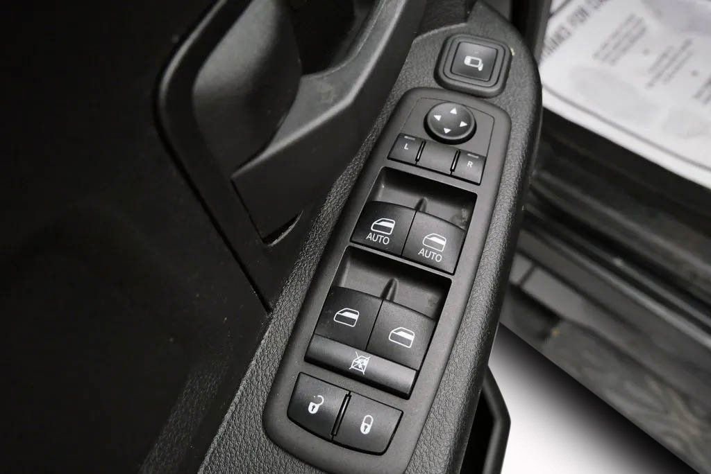 Used 2024 RAM 3500 Tradesman w/ Chrome Appearance Group image 15