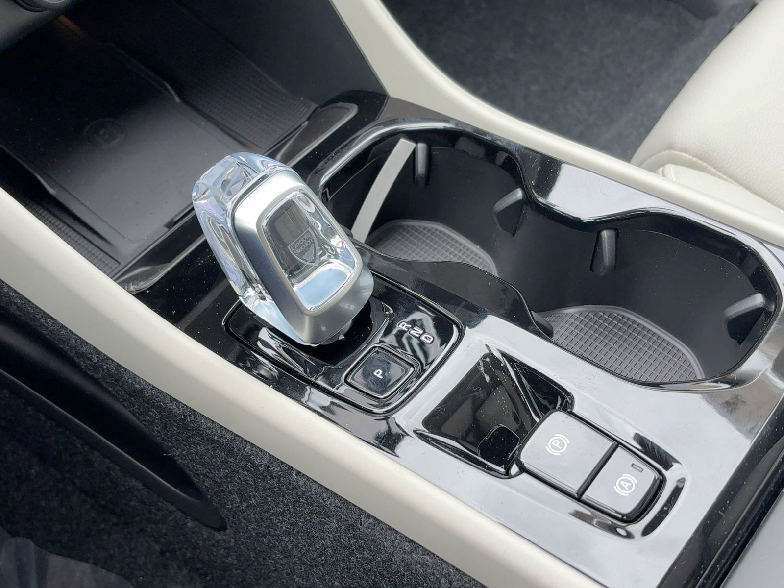 New 2026 Volvo XC40 B5 Plus w/ Climate Package image 23