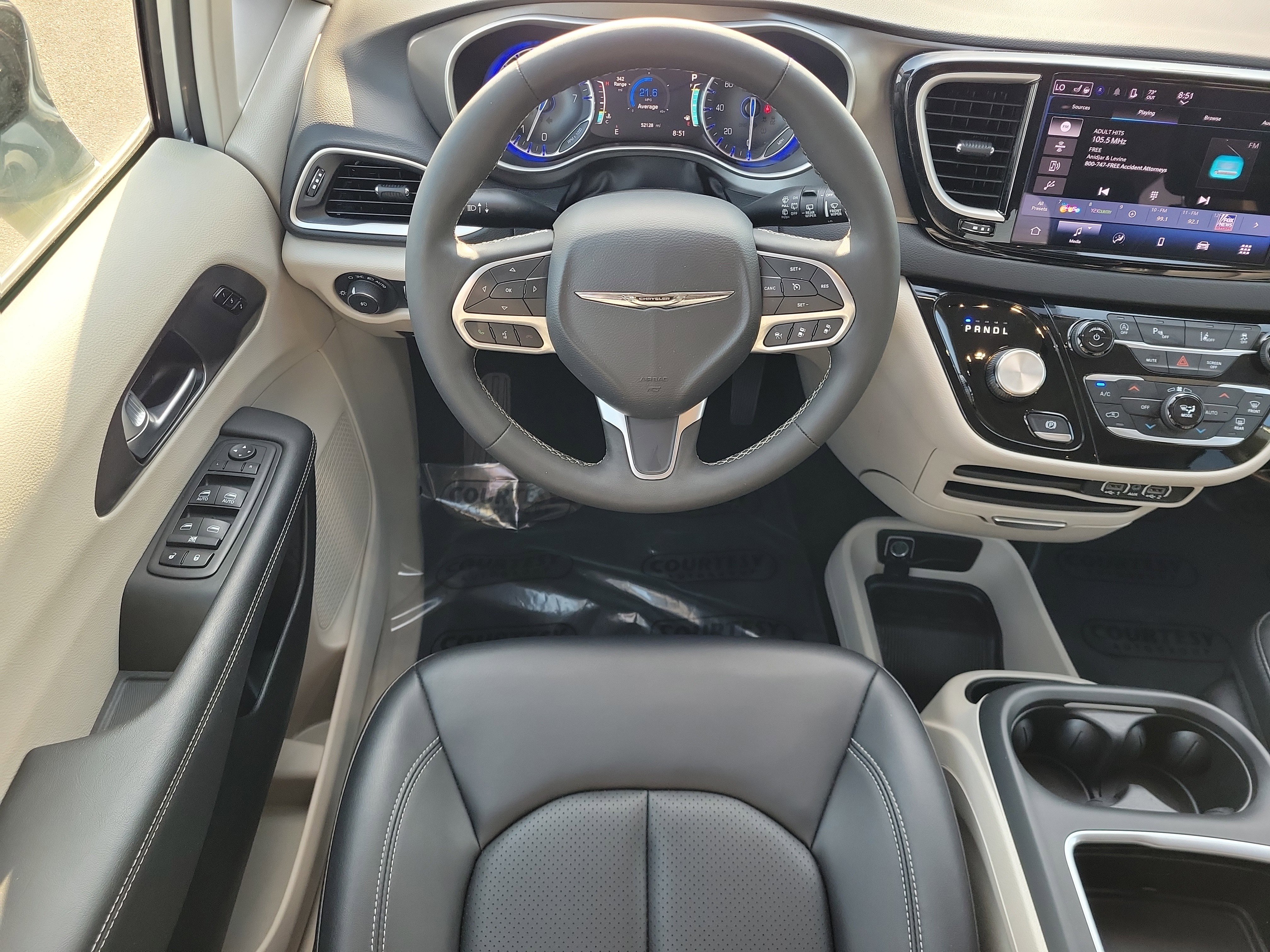 Used 2024 Chrysler Pacifica Touring-L image 17