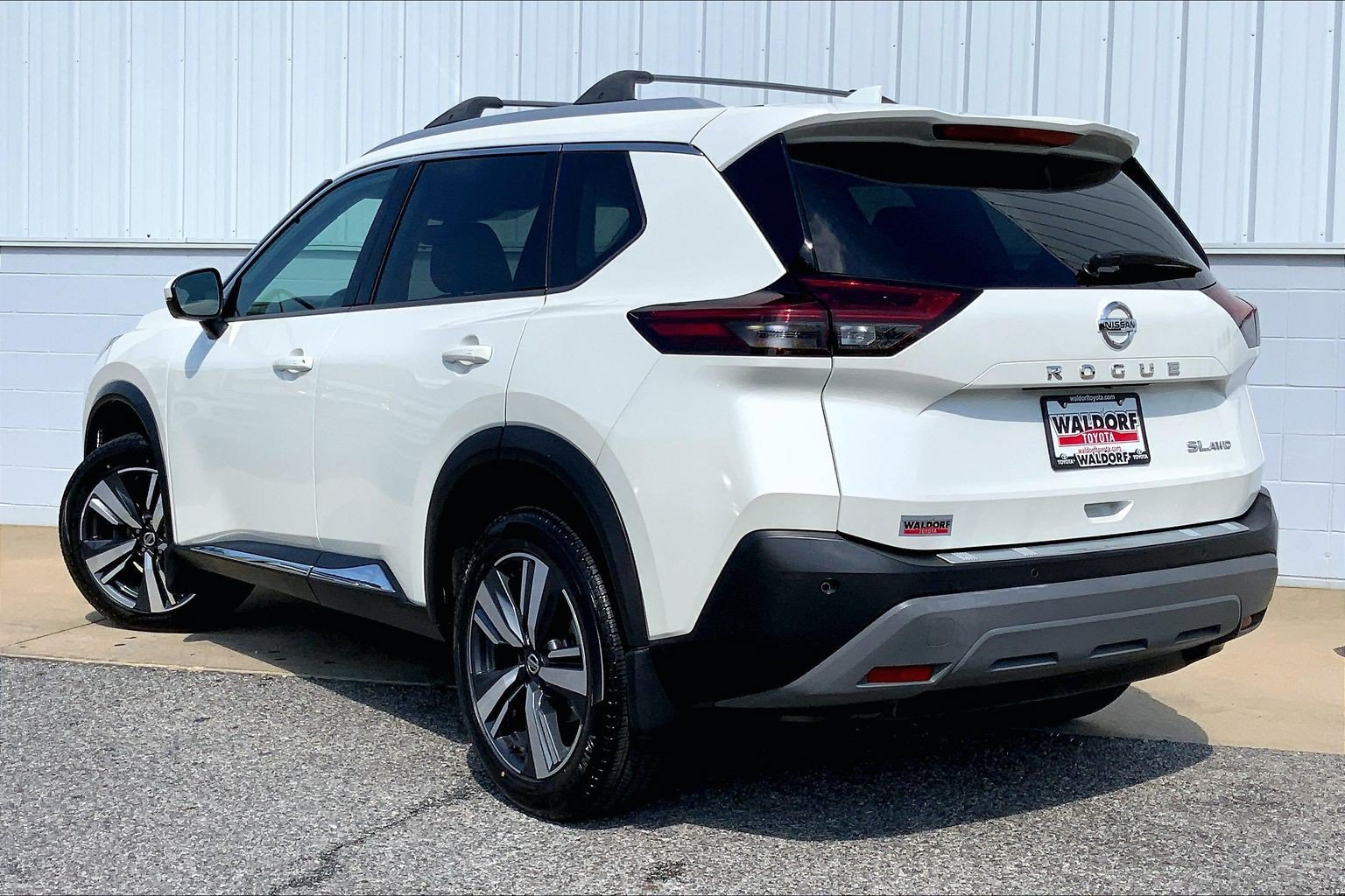 Used 2021 Nissan Rogue SL AWD/4WD image 15