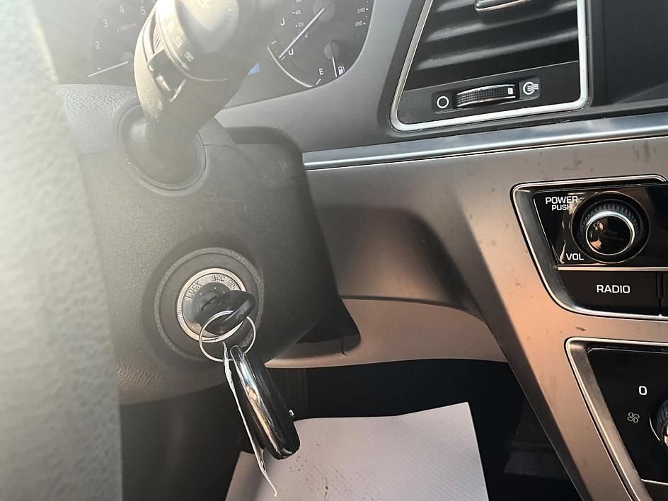 Used 2017 Hyundai Sonata SE FWD image 18