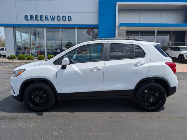 Used 2022 Chevrolet Trax LT w/ Driver Confidence Package AWD/4WD image 2