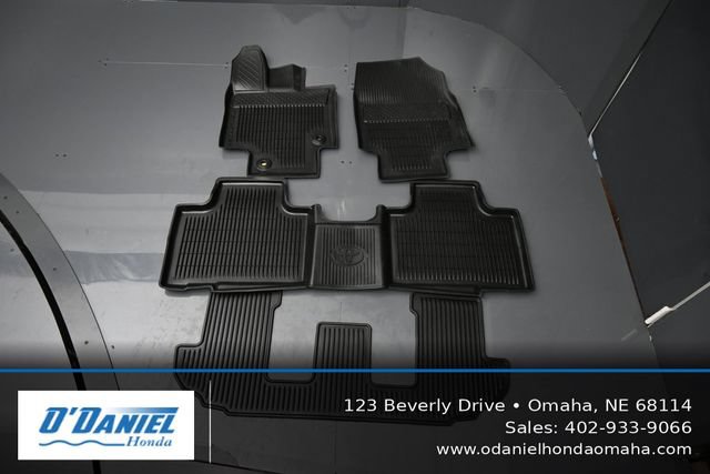 Used 2023 Toyota Highlander XLE AWD/4WD image 42