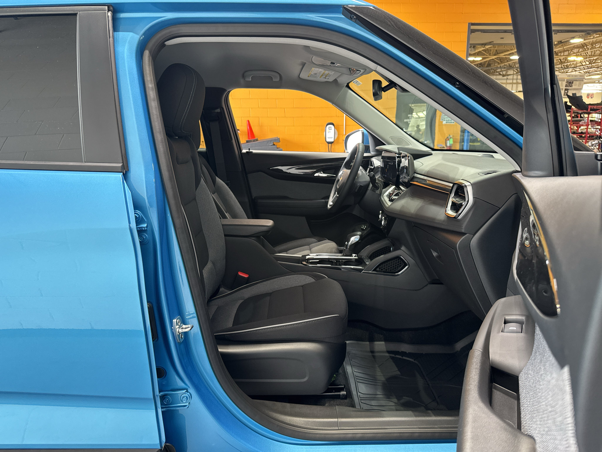 New 2026 Chevrolet TrailBlazer LT w/ Convenience Package AWD/4WD image 18