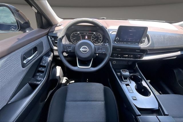 Used 2023 Nissan Rogue SV FWD image 5