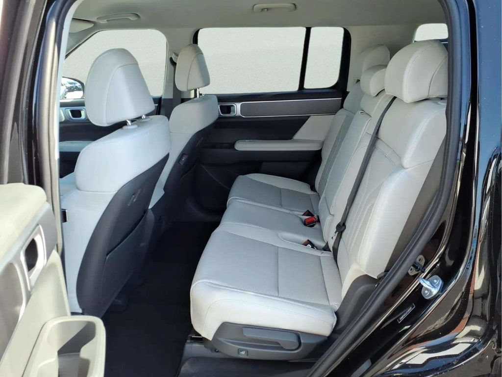 New 2026 Hyundai Santa Fe SEL FWD image 11