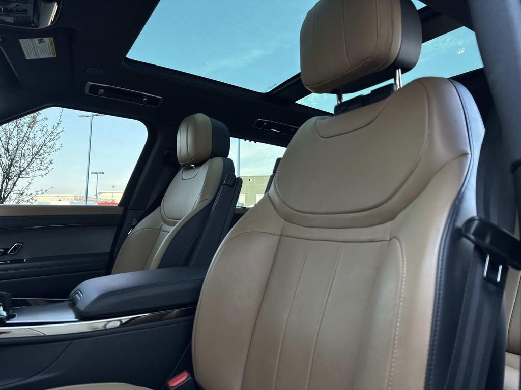 Certified 2025 Land Rover Range Rover Sport Dynamic SE image 21