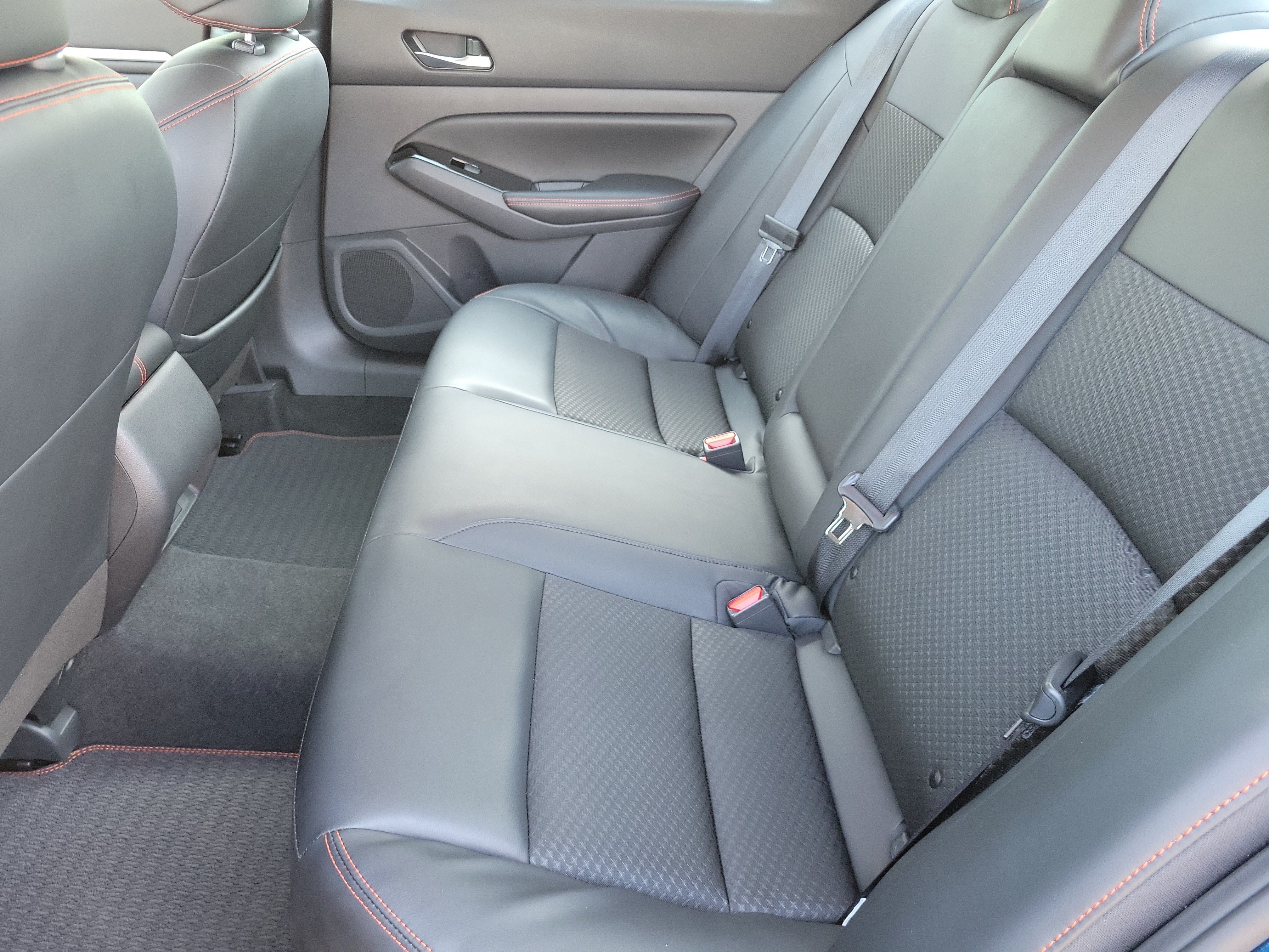 Used 2023 Nissan Altima 2.5 SR FWD image 12