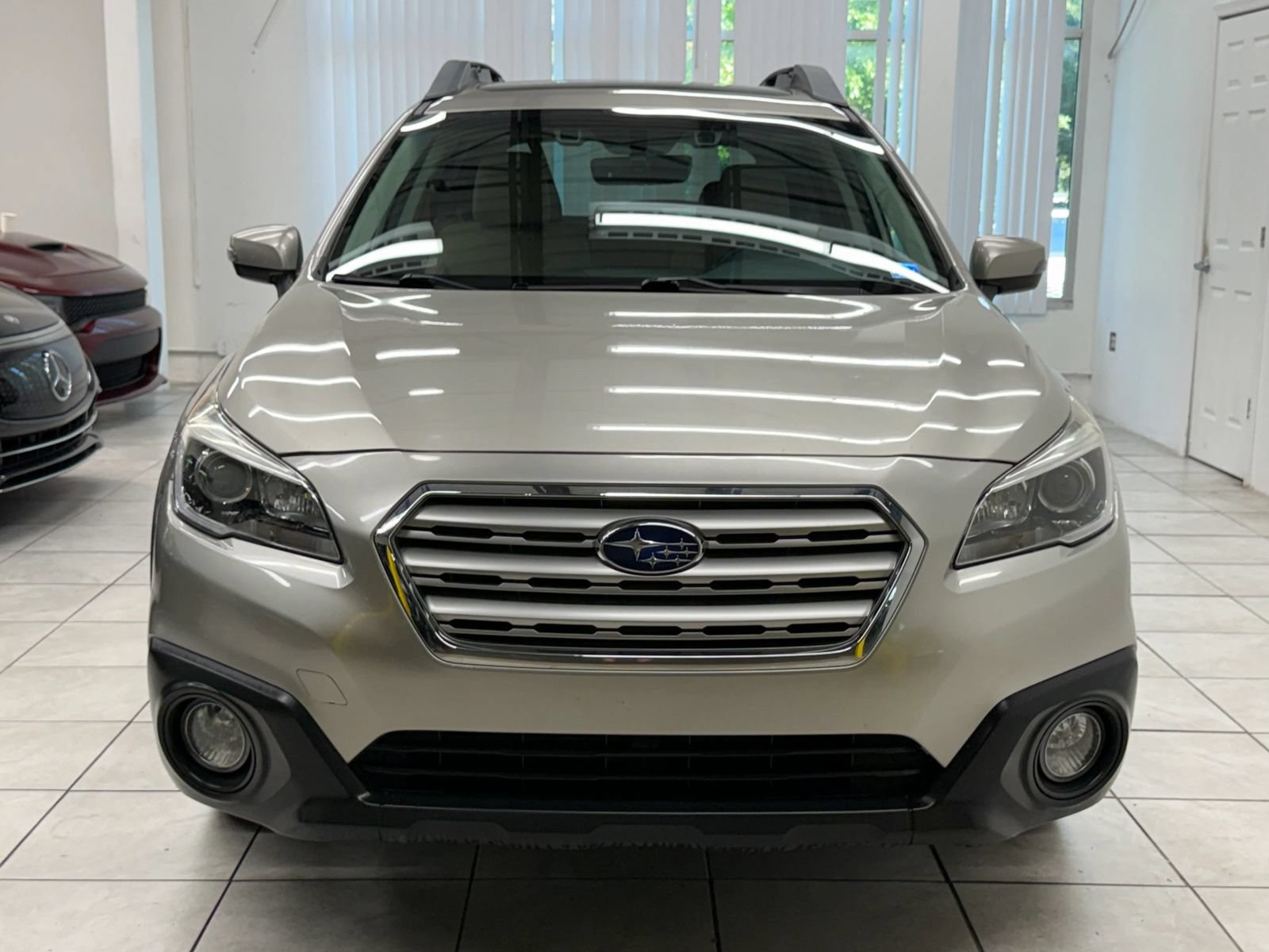 Used 2017 Subaru Outback 2.5i Premium AWD/4WD image 2