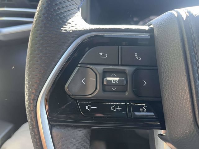Used 2025 Toyota Sequoia Platinum AWD/4WD image 25