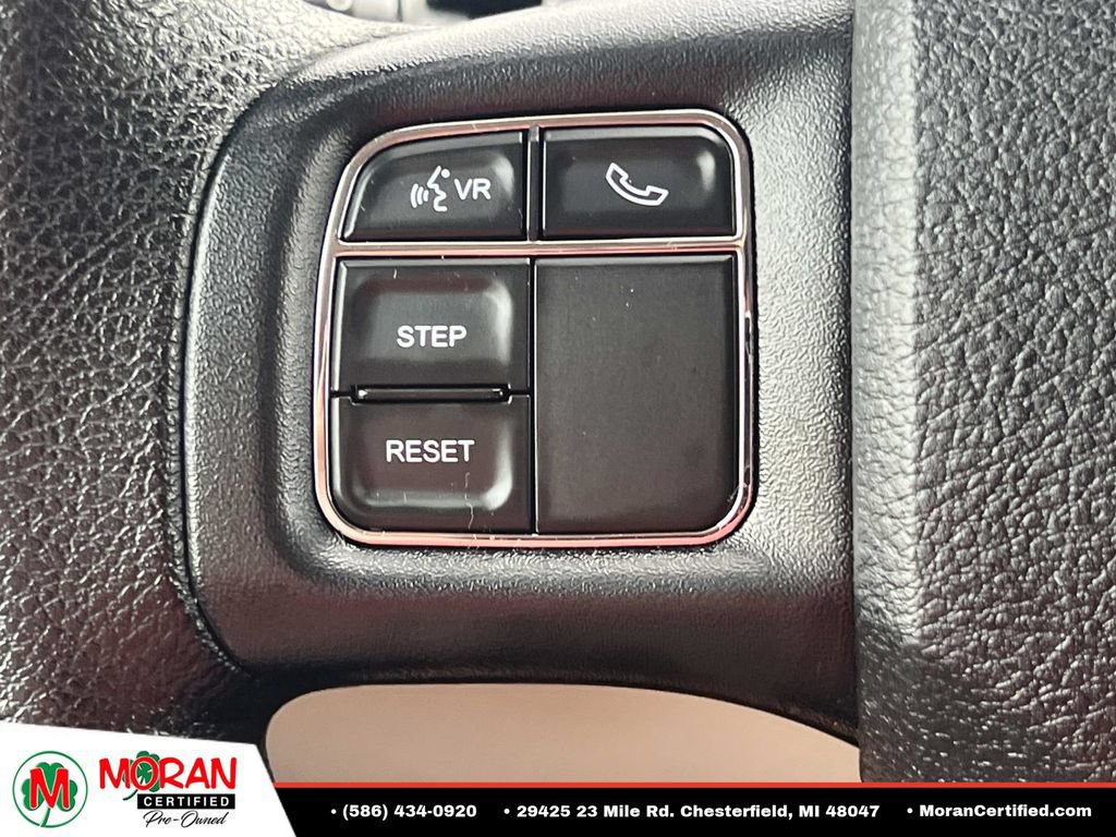 Used 2018 Dodge Grand Caravan SE w/ UConnect Hands-Free Group FWD image 25