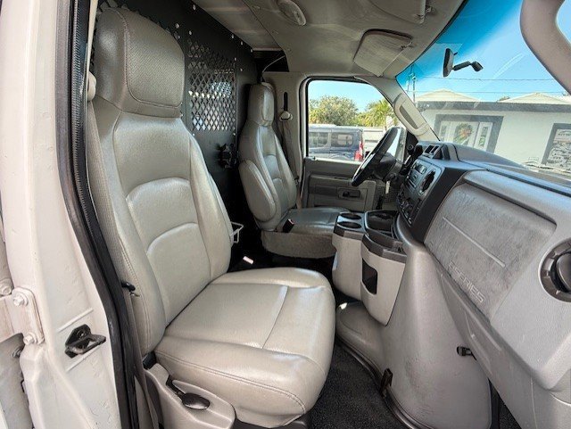 Used 2009 Ford E-350 and Econoline 350 Super Duty image 19