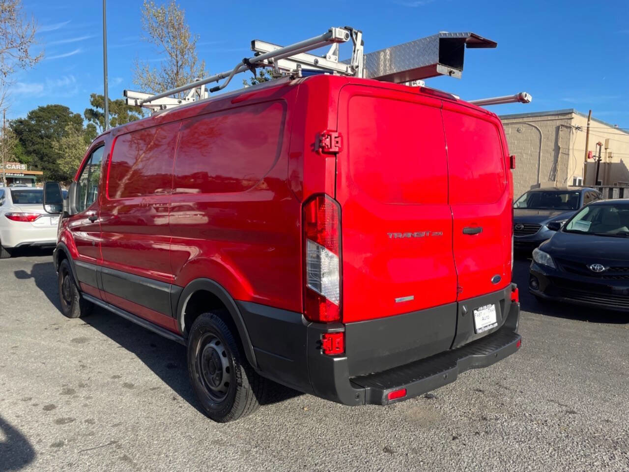 Used 2017 Ford Transit 250 130 Low Roof image 3